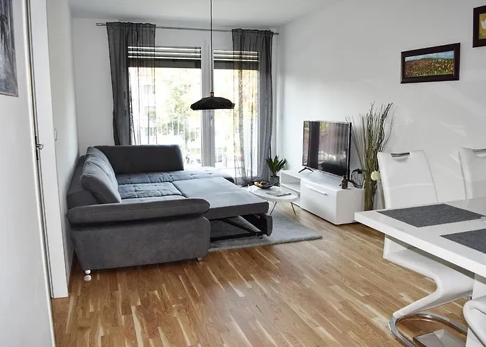 Апартаменти Cosy New 3min To Vic/uno-city And Danube *